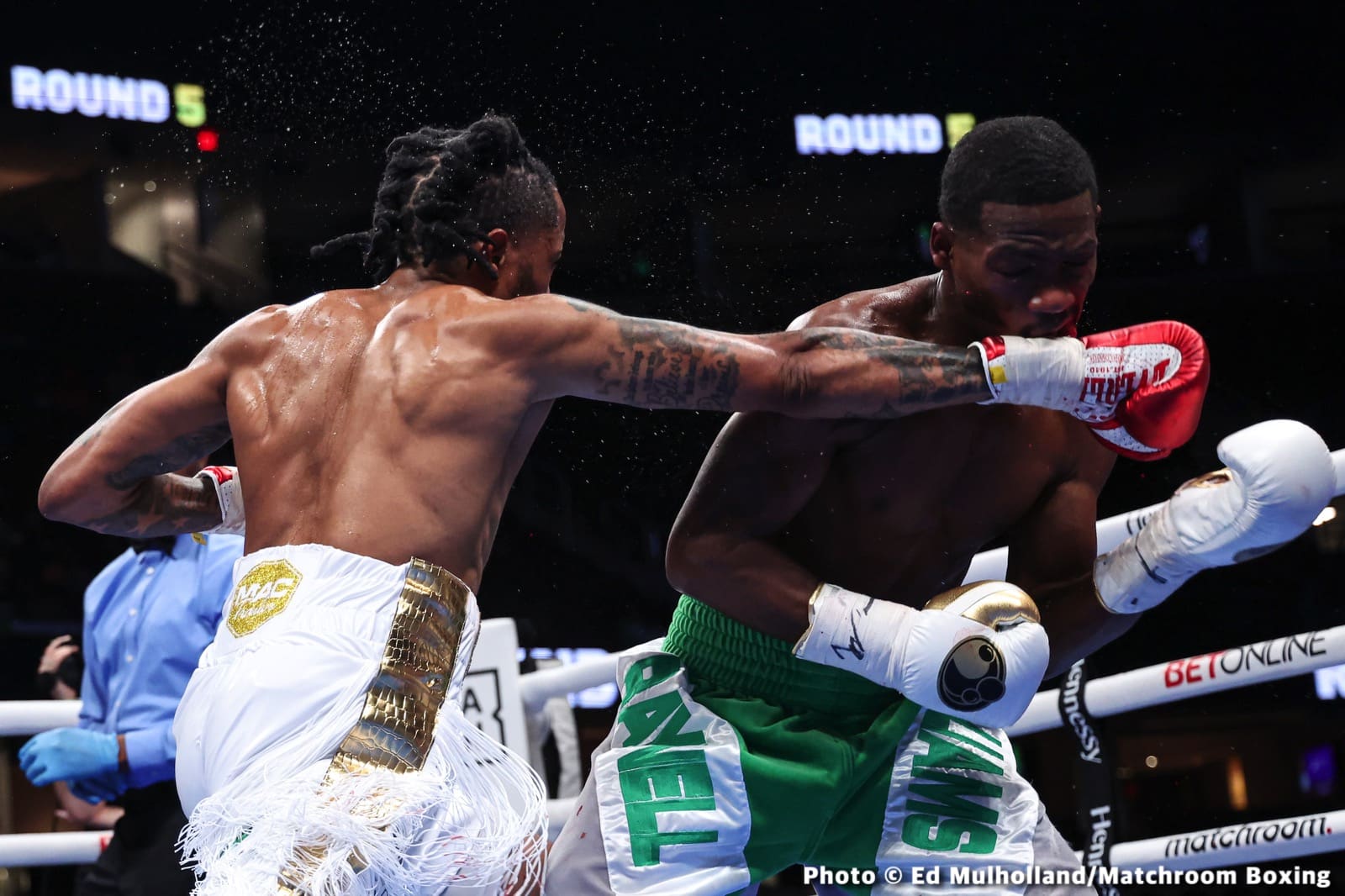 Photos: Spark leaves the ring during clinch and Montana Love pays heavy price