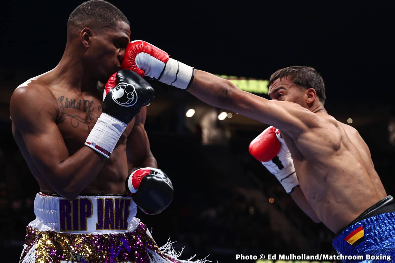 Photos: Spark leaves the ring during clinch and Montana Love pays heavy price