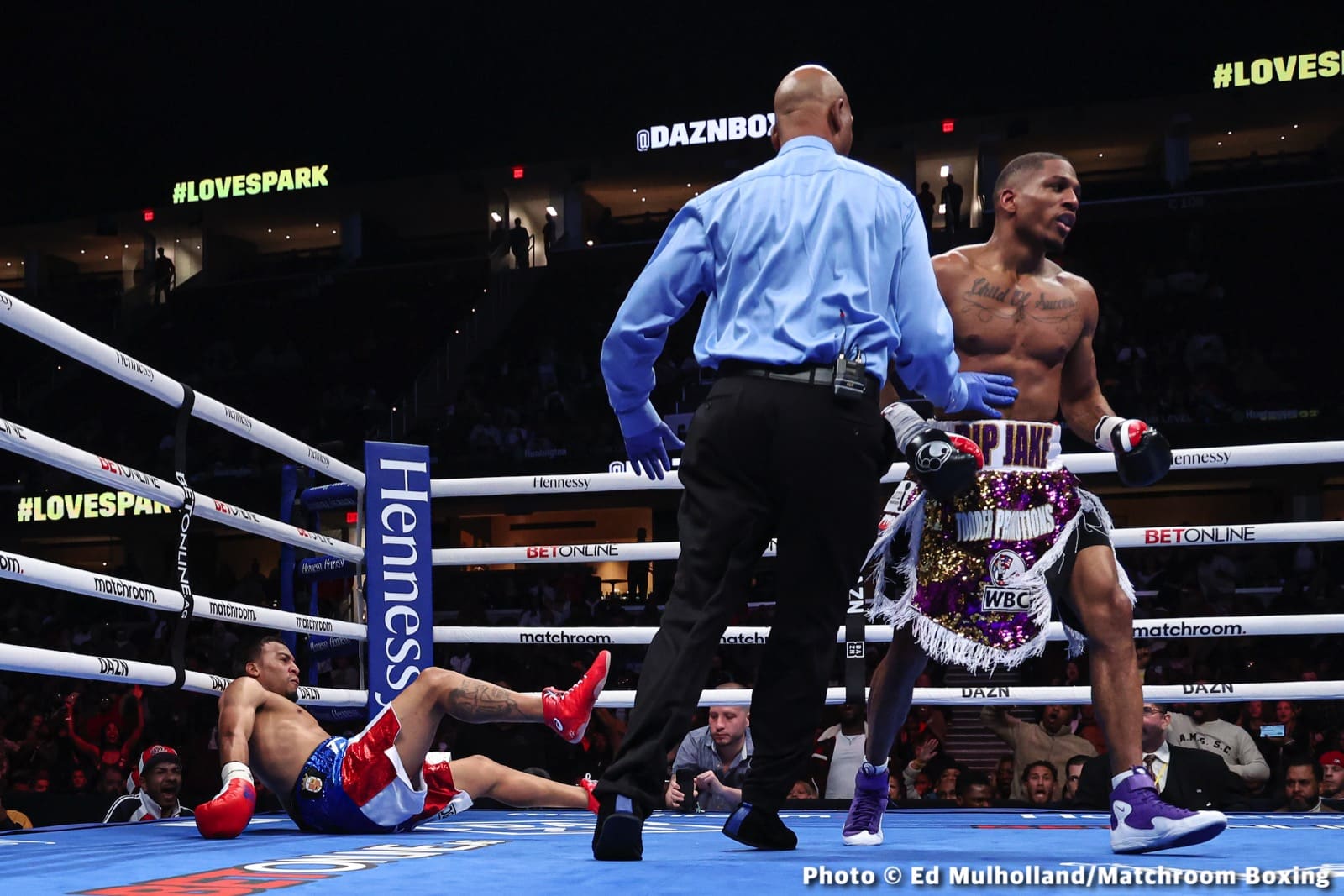 Photos: Spark leaves the ring during clinch and Montana Love pays heavy price