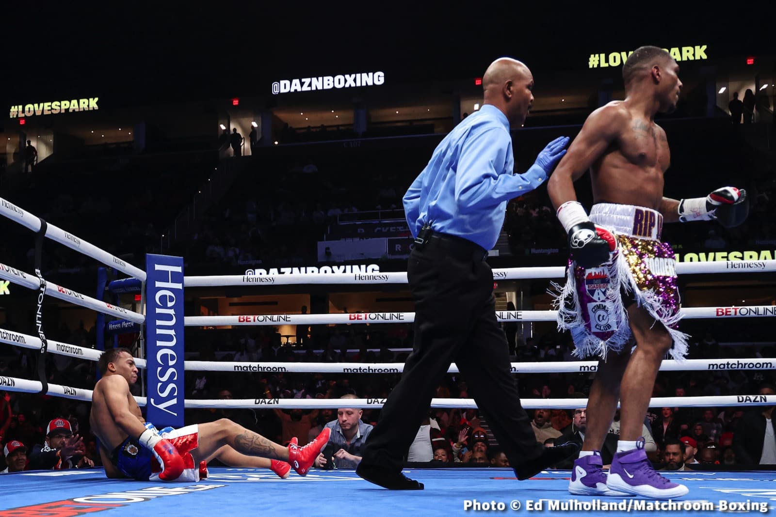 Photos: Spark leaves the ring during clinch and Montana Love pays heavy price