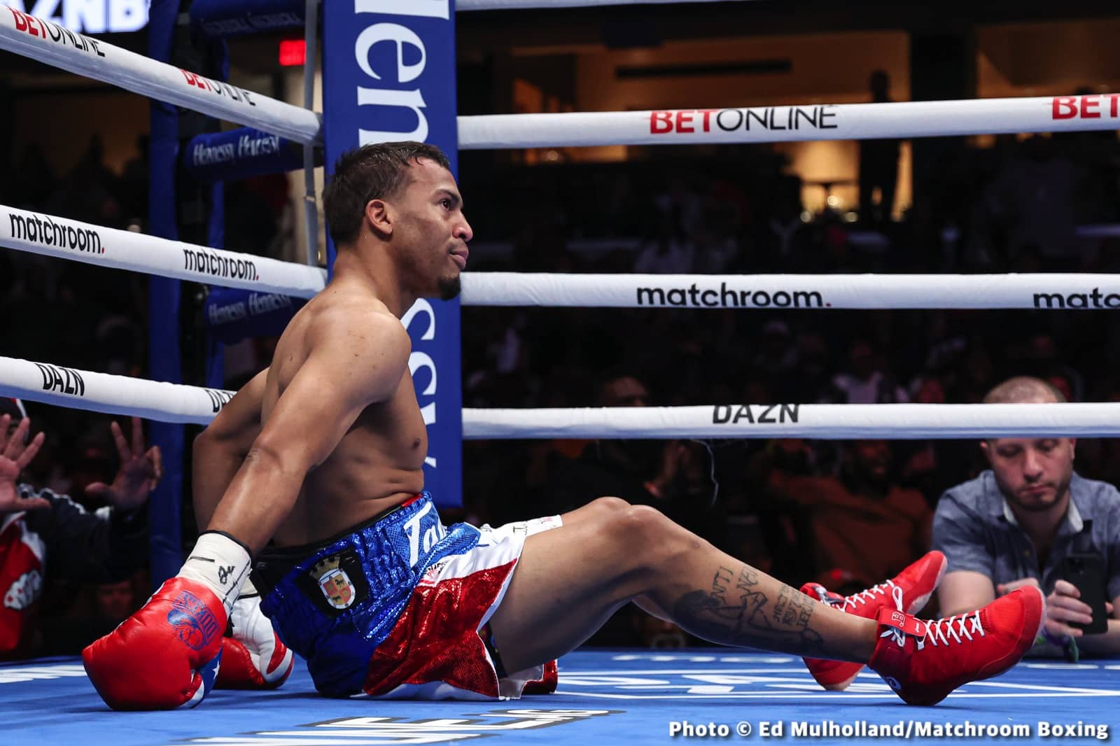 Photos: Spark leaves the ring during clinch and Montana Love pays heavy price