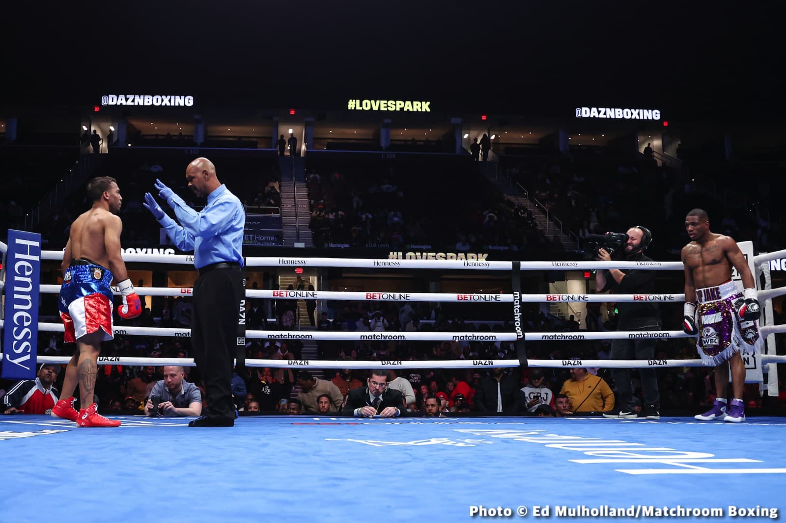 Photos: Spark leaves the ring during clinch and Montana Love pays heavy price