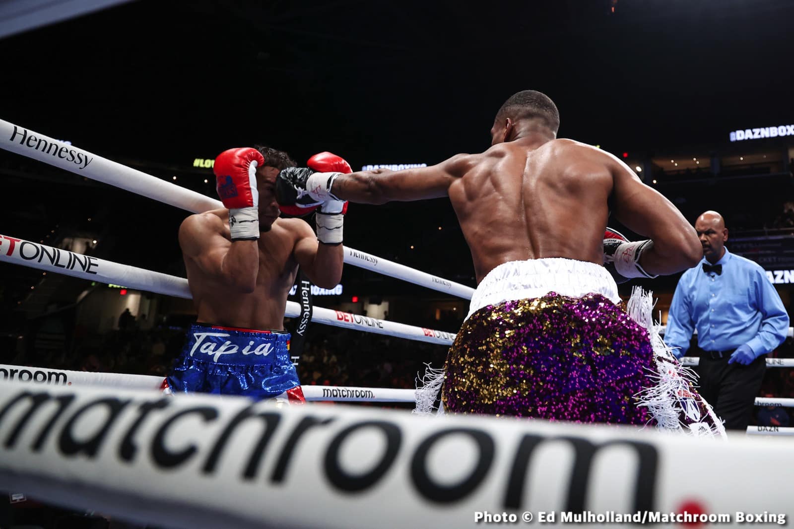 Photos: Spark leaves the ring during clinch and Montana Love pays heavy price