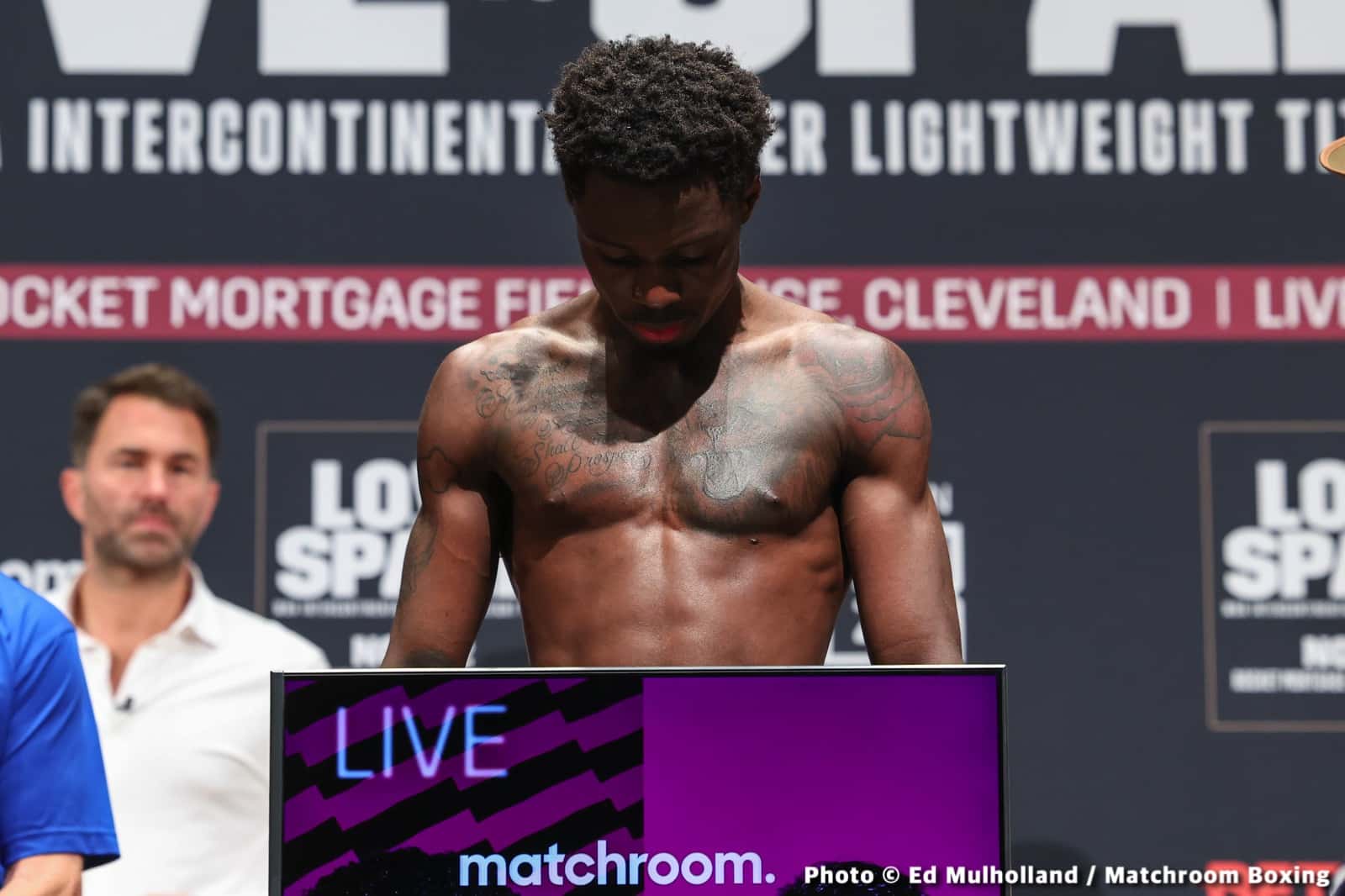 Photos: Spark leaves the ring during clinch and Montana Love pays heavy price
