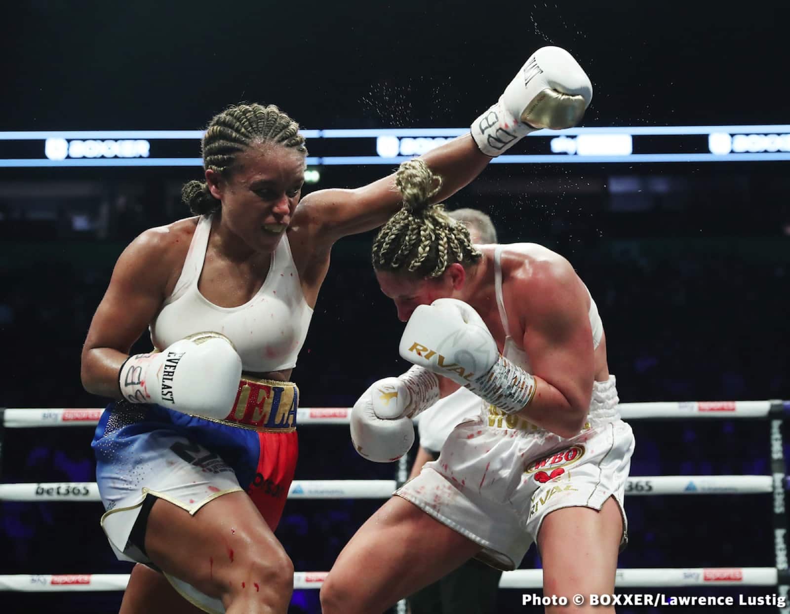 Photos: Natasha Jonas defeats Marie Eve Dicaire