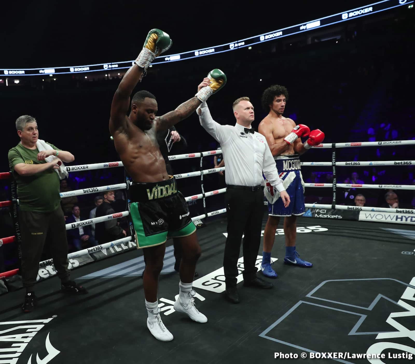 Photos: Natasha Jonas defeats Marie Eve Dicaire