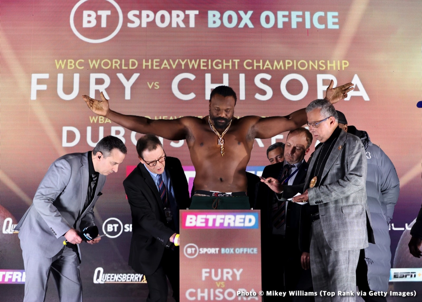 Tyson Fury vs. Derek Chisora 3 - weights for Saturday in London