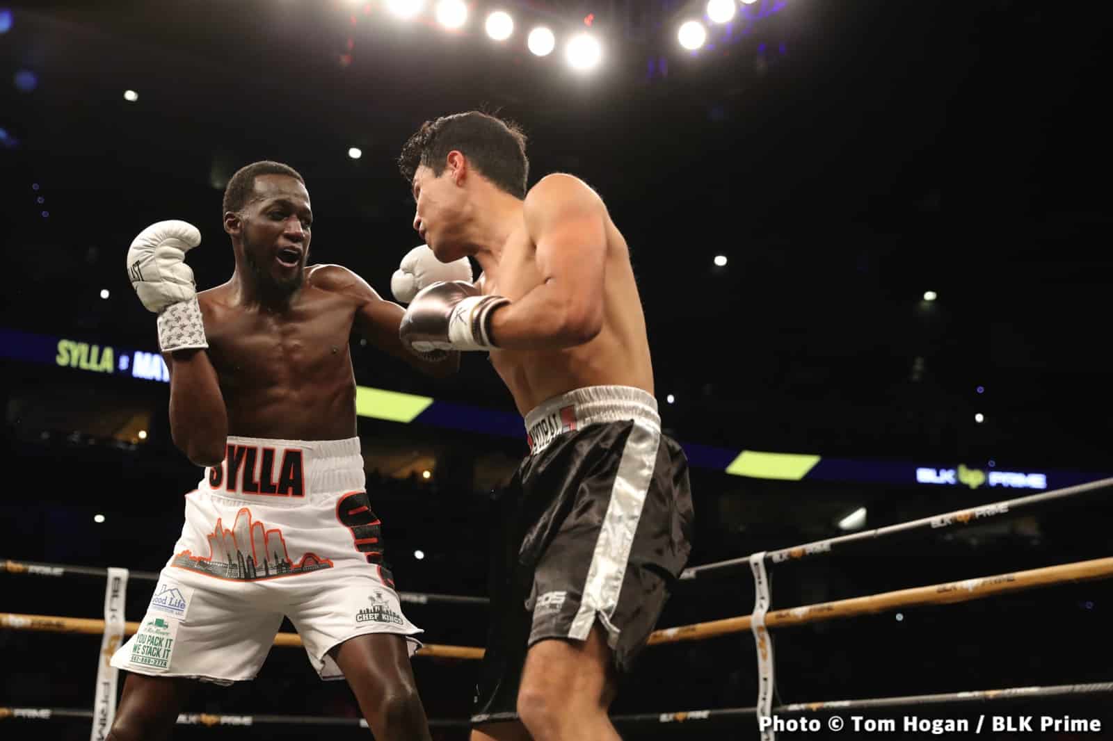 Photos: Crawford Punishes Avenesyan In Omaha