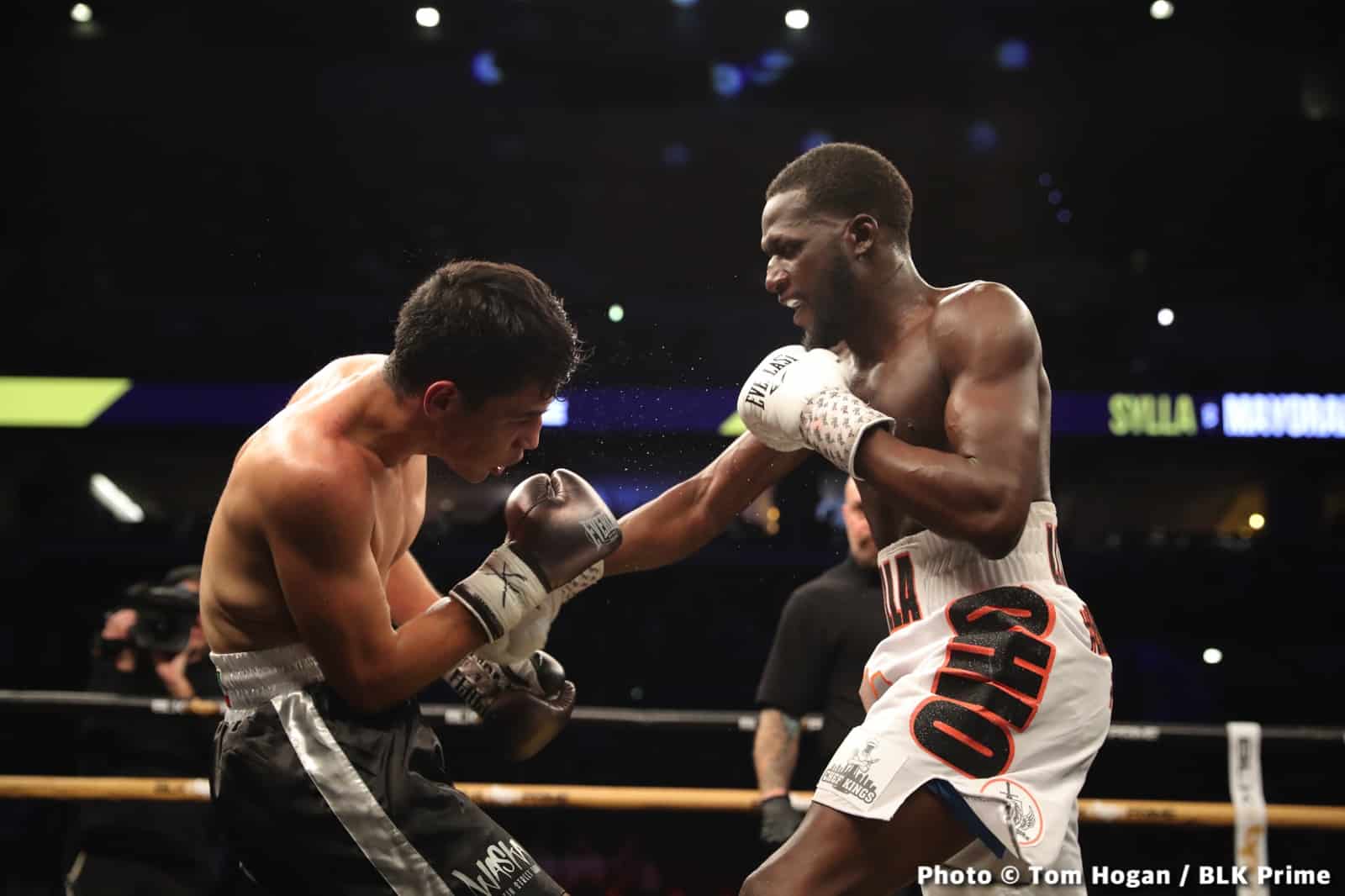 Photos: Crawford Punishes Avenesyan In Omaha