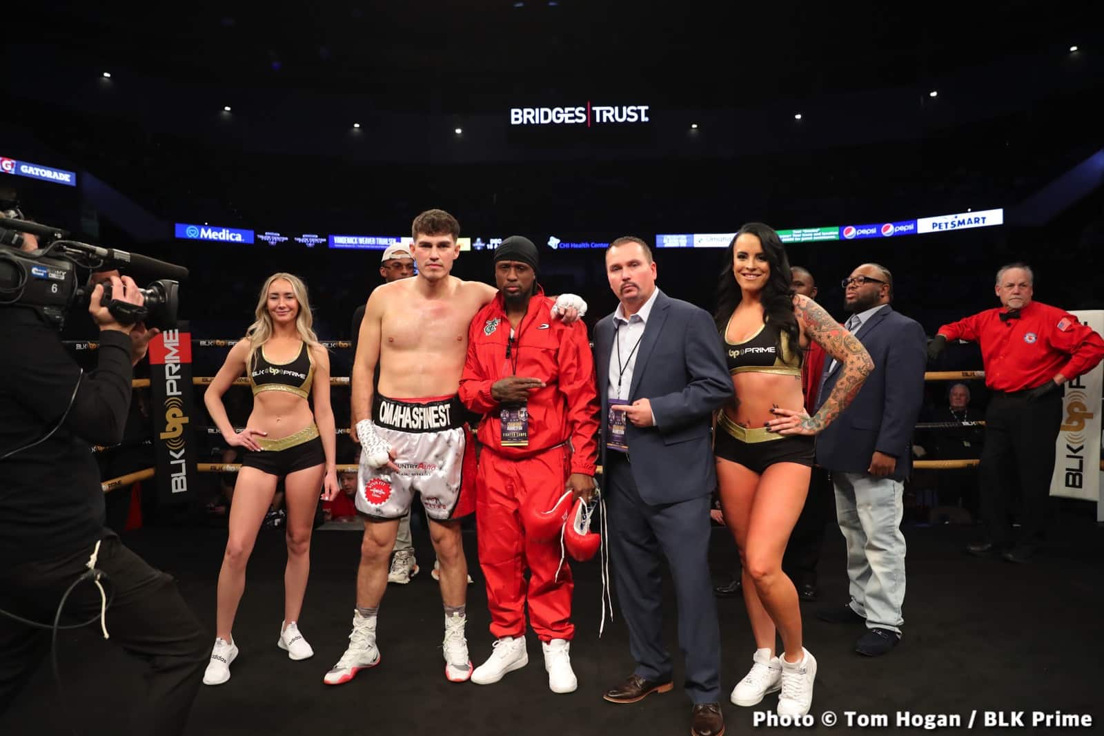 Photos: Crawford Punishes Avenesyan In Omaha