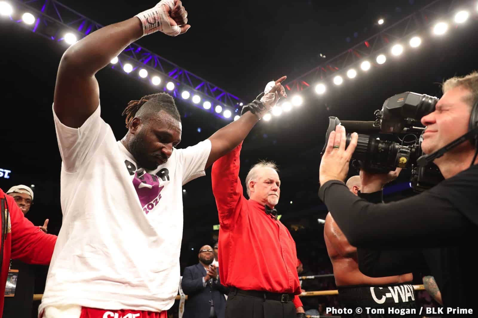 Photos: Crawford Punishes Avenesyan In Omaha