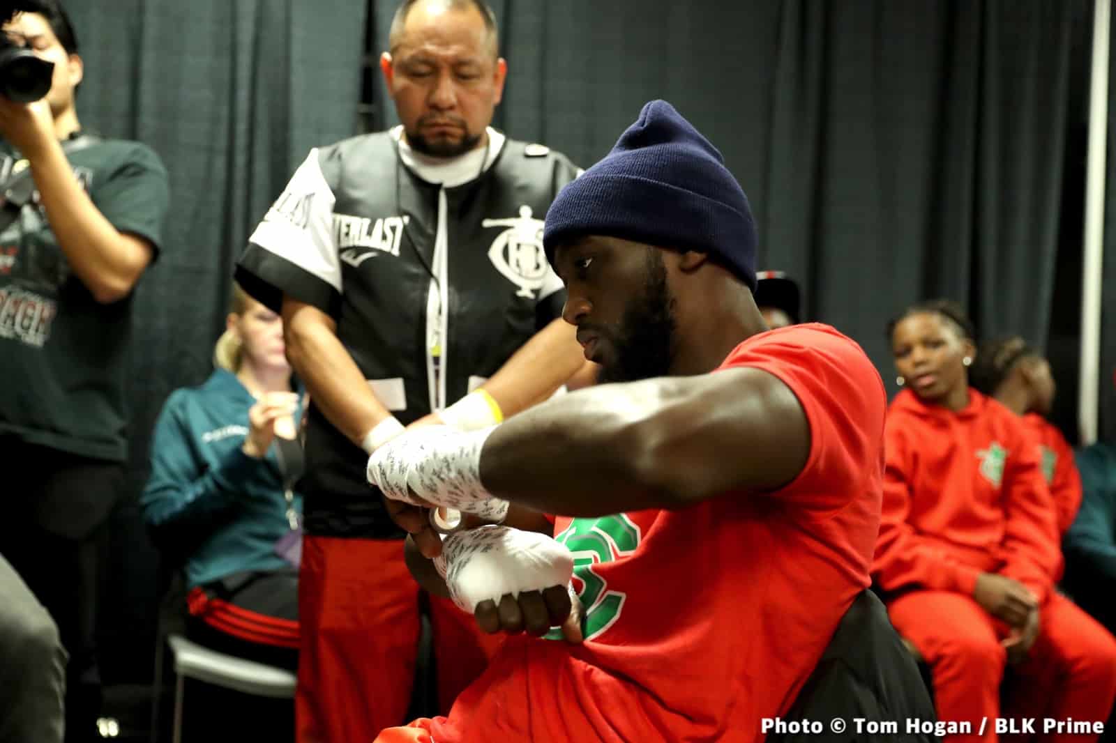 Photos: Crawford Punishes Avenesyan In Omaha