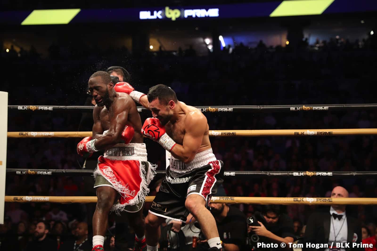 Photos: Crawford Punishes Avenesyan In Omaha