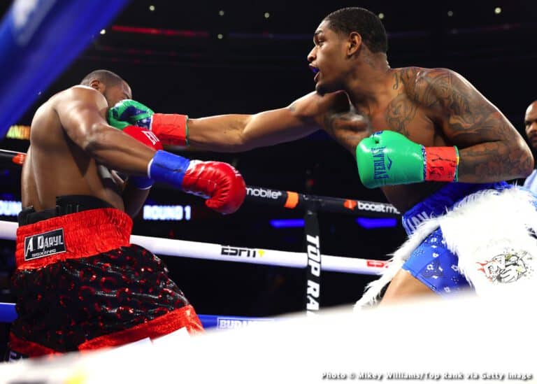 Photos: Anderson Destroys Forrest, Zayas Ends the Year in Style