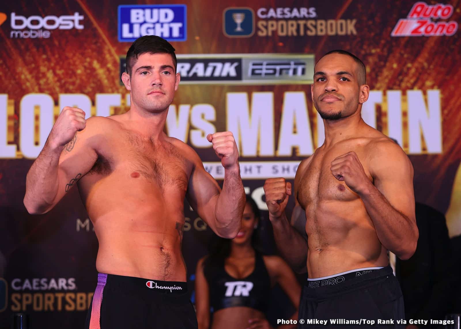 Photos: Anderson Destroys Forrest, Zayas Ends the Year in Style