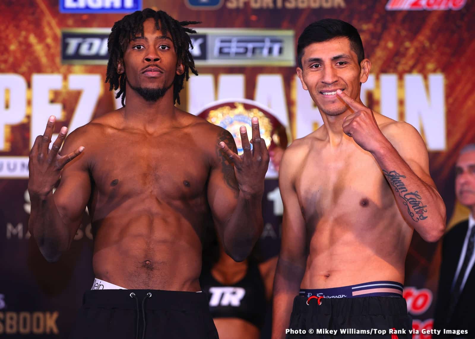 Photos: Anderson Destroys Forrest, Zayas Ends the Year in Style
