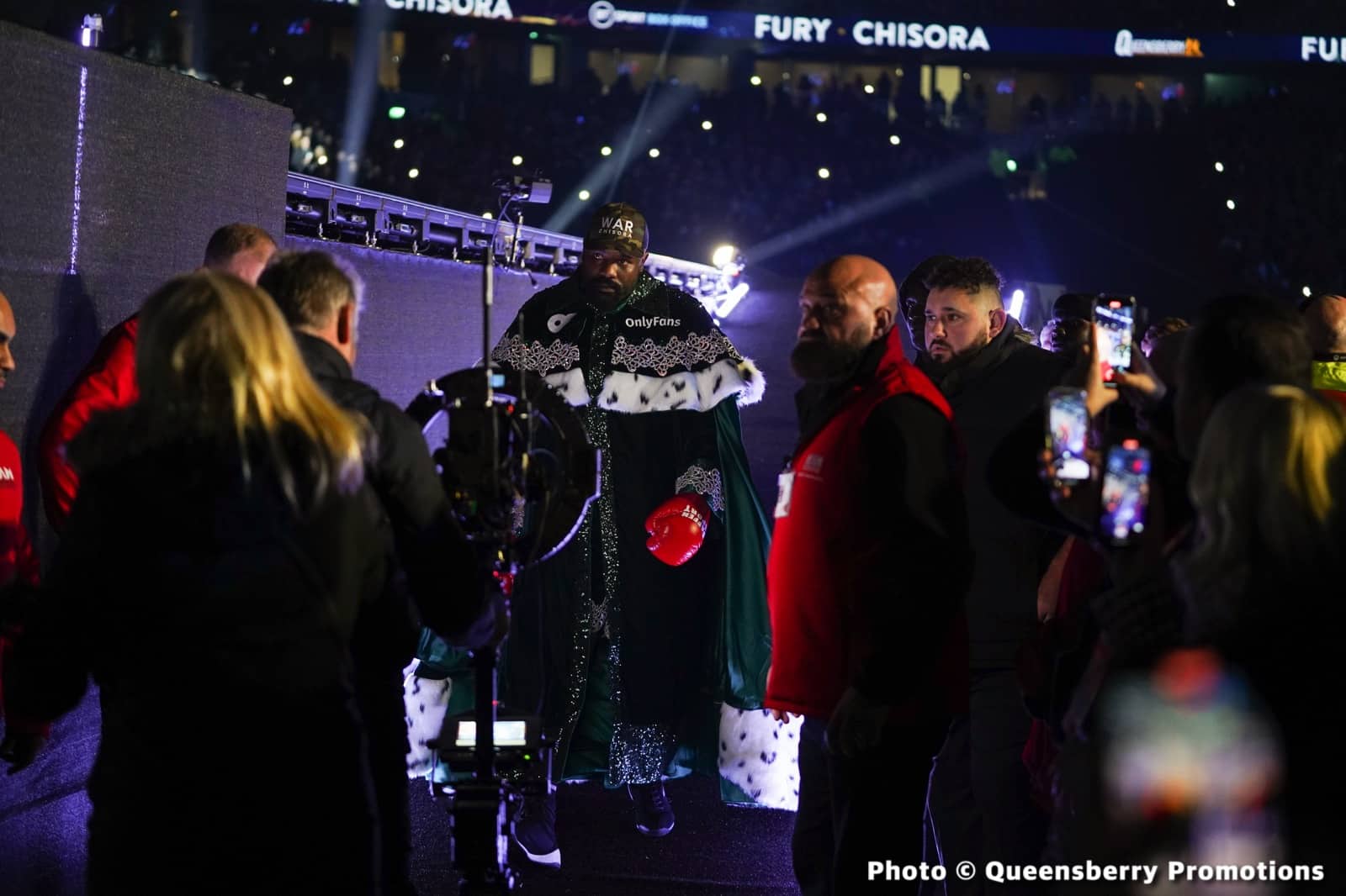 Boxing photo: Derek Chisora, Tyson Fury image Photos: Tyson Fury defeats Derek Chisora at Tottenham Stadium