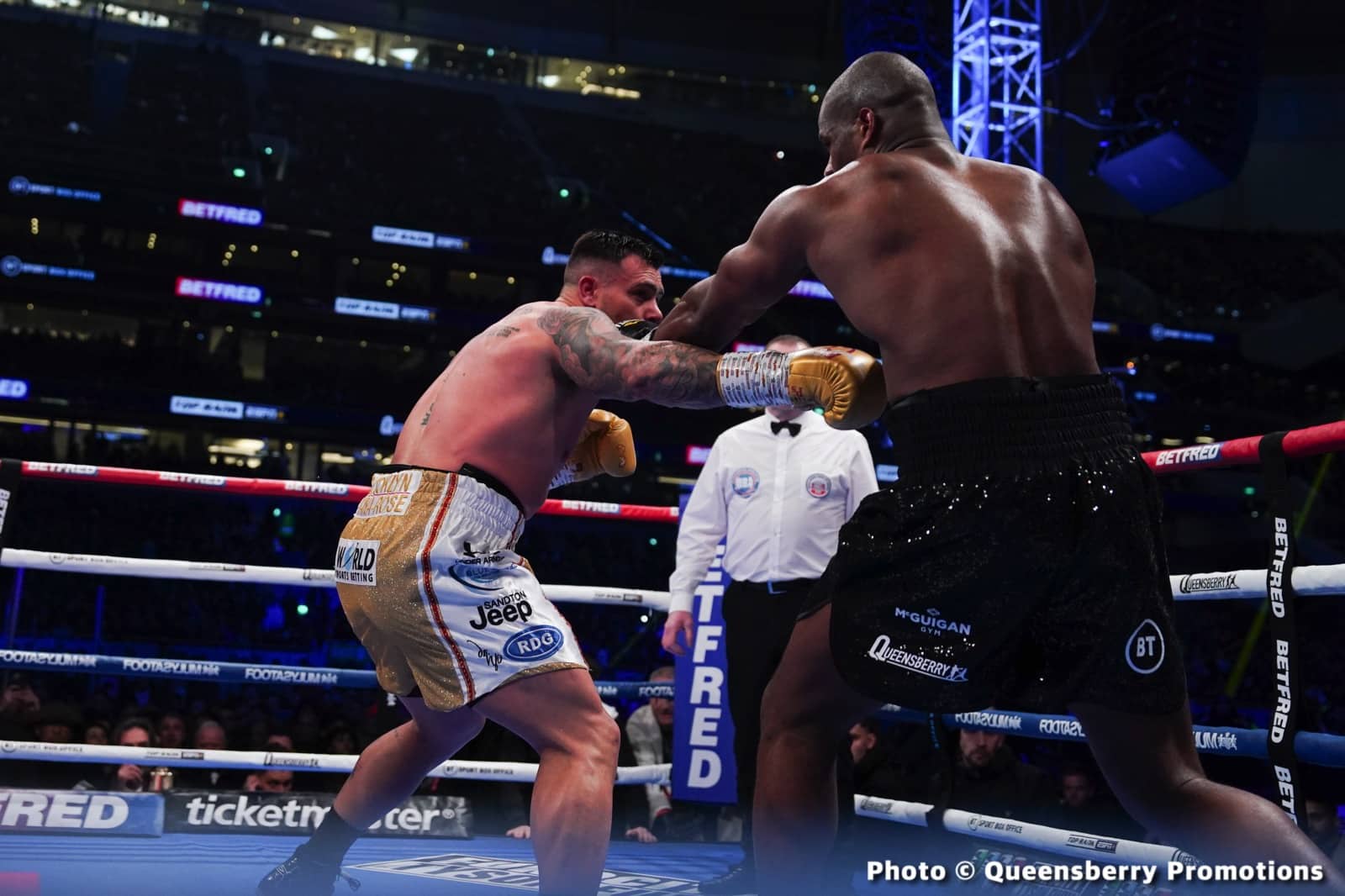 Photos: Tyson Fury defeats Derek Chisora at Tottenham Stadium