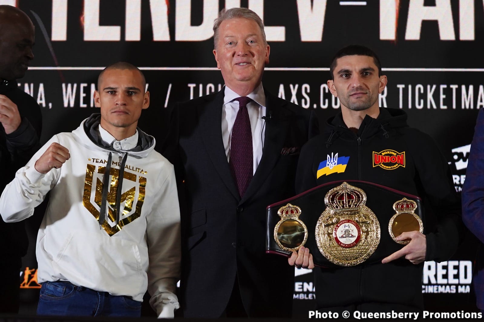 Photos: Artur Beterbiev Stops Yarde in 8
