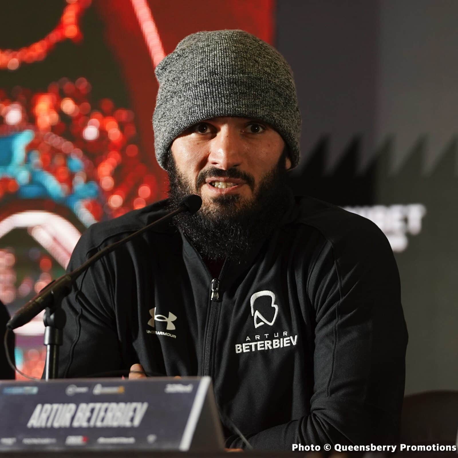 Photos: Artur Beterbiev Stops Yarde in 8