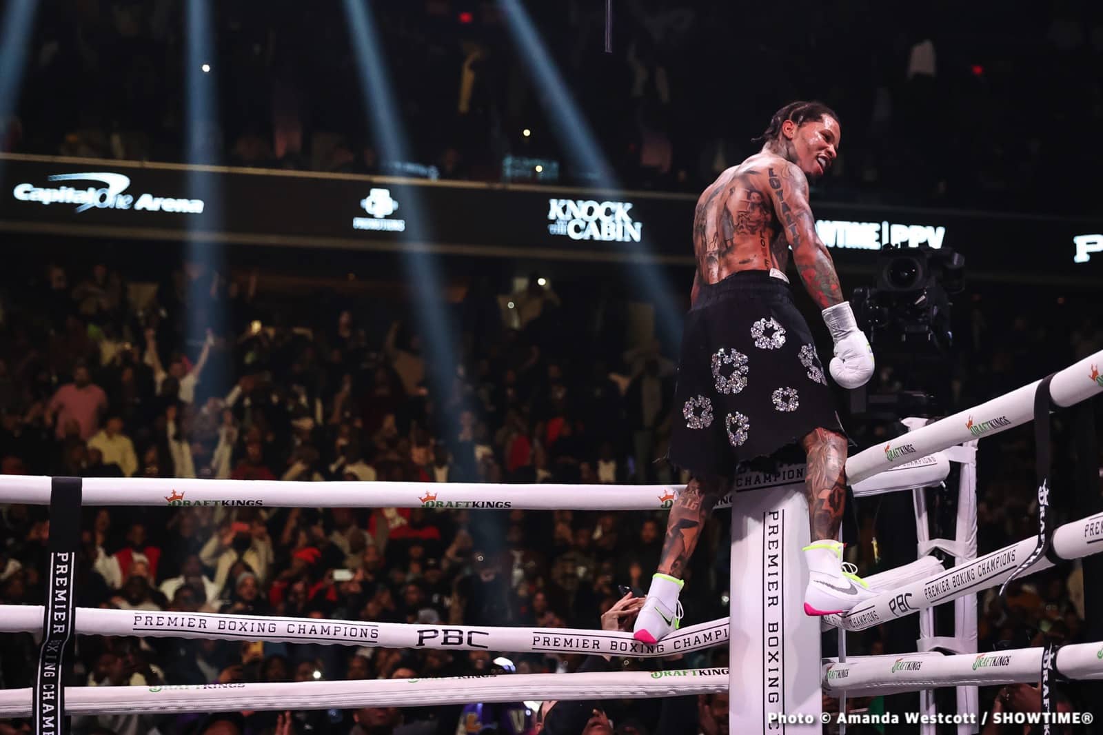 “Tank” Davis Shells Garcia to Force a Corner Stoppage