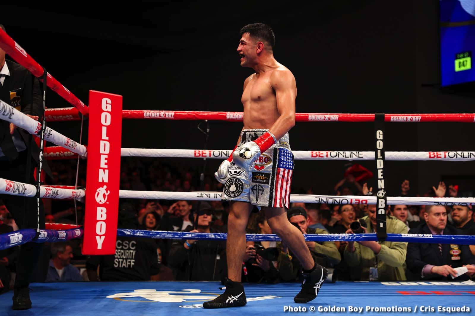 Boxing photo: Alexis Rocha image Photos: Rocha Secures Jaw-dropping KO of Ashie