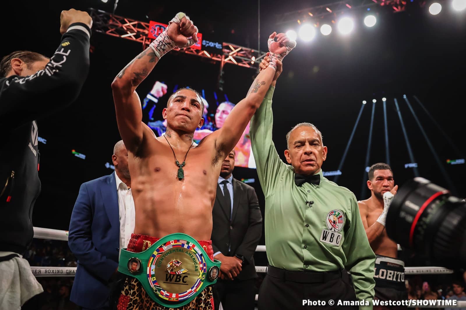 Mario Barrios TKO 8 Santiago, Pero Stops Faust - Boxing Results