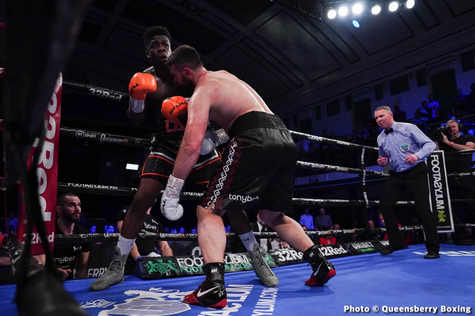 David Adeleye Stops Bezus at York Hall - Boxing Results