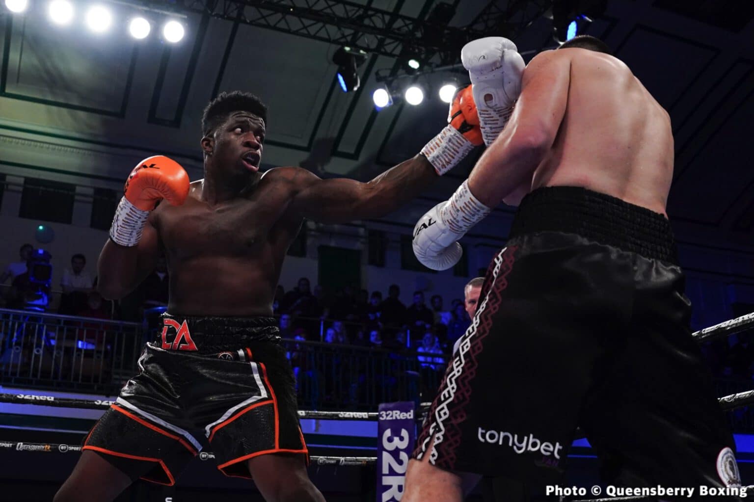 David Adeleye Stops Bezus at York Hall - Boxing Results