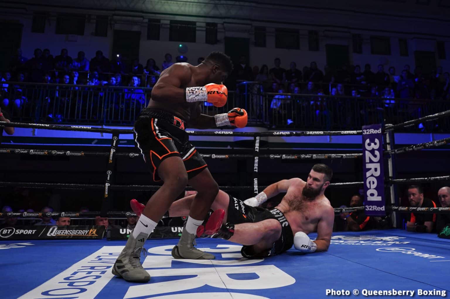 David Adeleye Stops Bezus at York Hall - Boxing Results