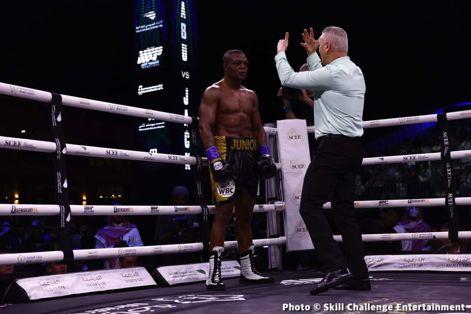 Boxing photo: Badou Jack, Ilunga Makabu, Jake Paul, Tommy Fury image Tommy Fury defeats Jake Paul - Live Results