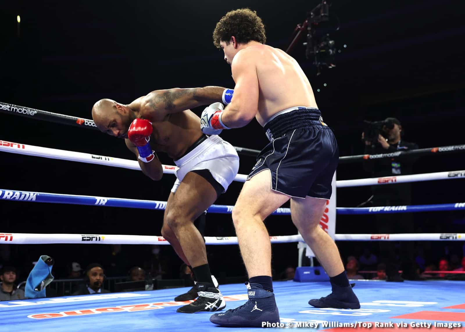 Tonight: Navarrete vs. Wilson - Live Results