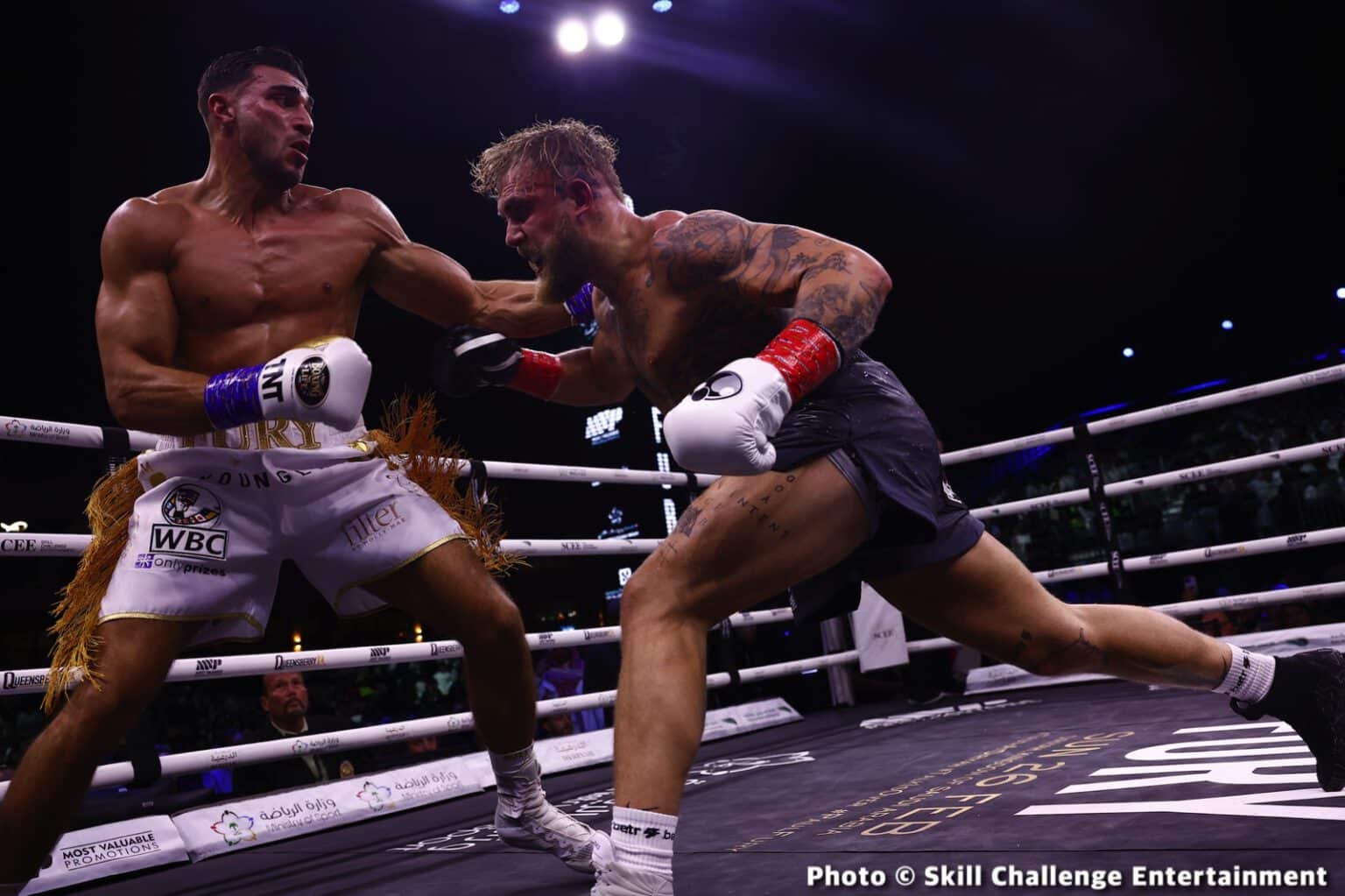 Boxing photo: Badou Jack, Ilunga Makabu, Jake Paul, Tommy Fury image Tommy Fury defeats Jake Paul - Live Results