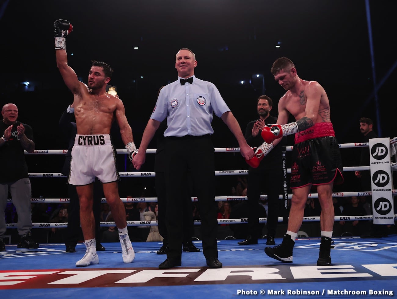 Results / Photos: Cyrus Pattinson stops Jenkins