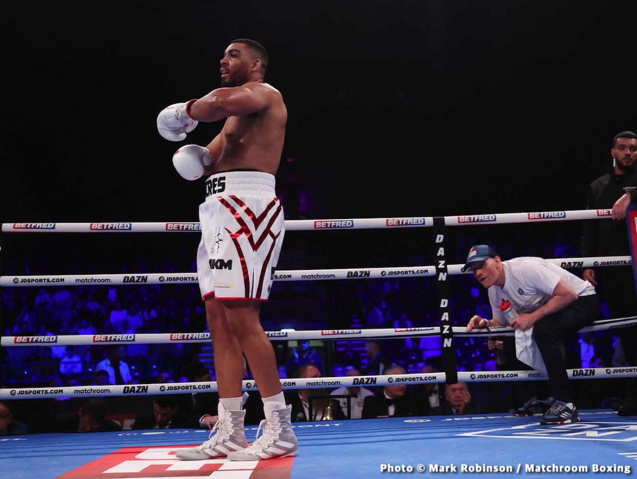 Results / Photos: Cyrus Pattinson stops Jenkins