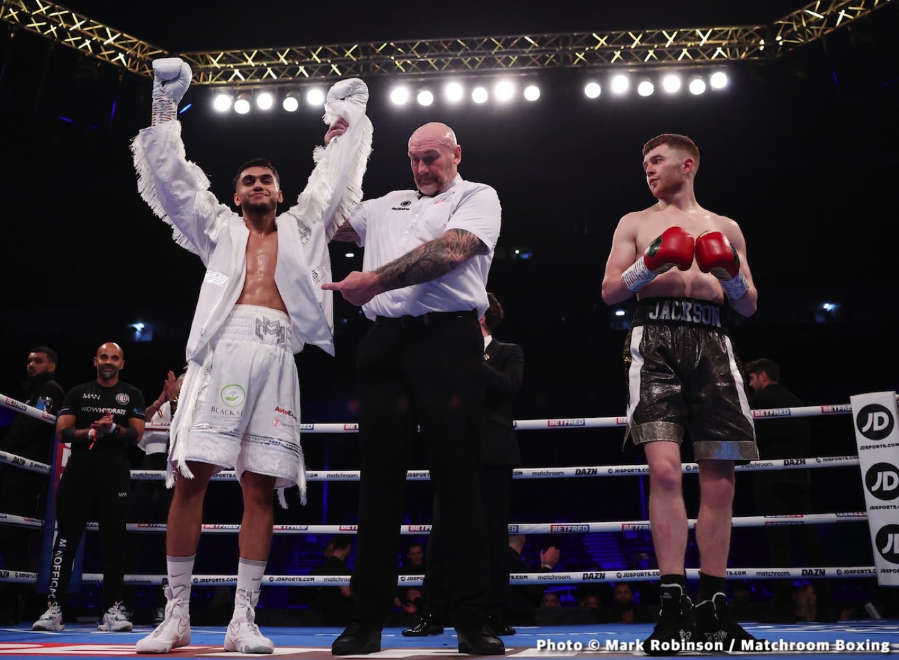 Results / Photos: Cyrus Pattinson stops Jenkins
