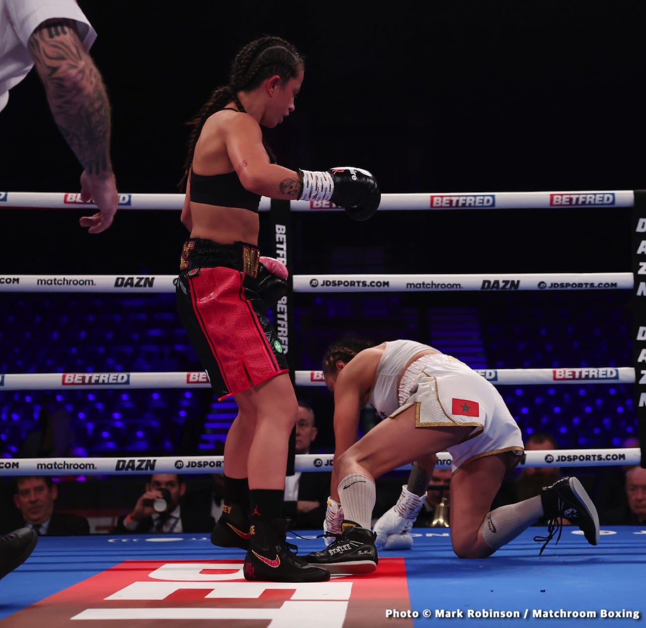 Results / Photos: Cyrus Pattinson stops Jenkins