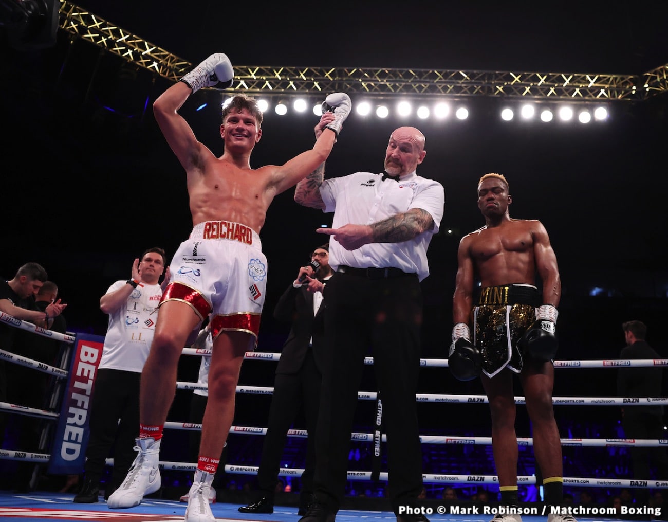 Results / Photos: Cyrus Pattinson stops Jenkins