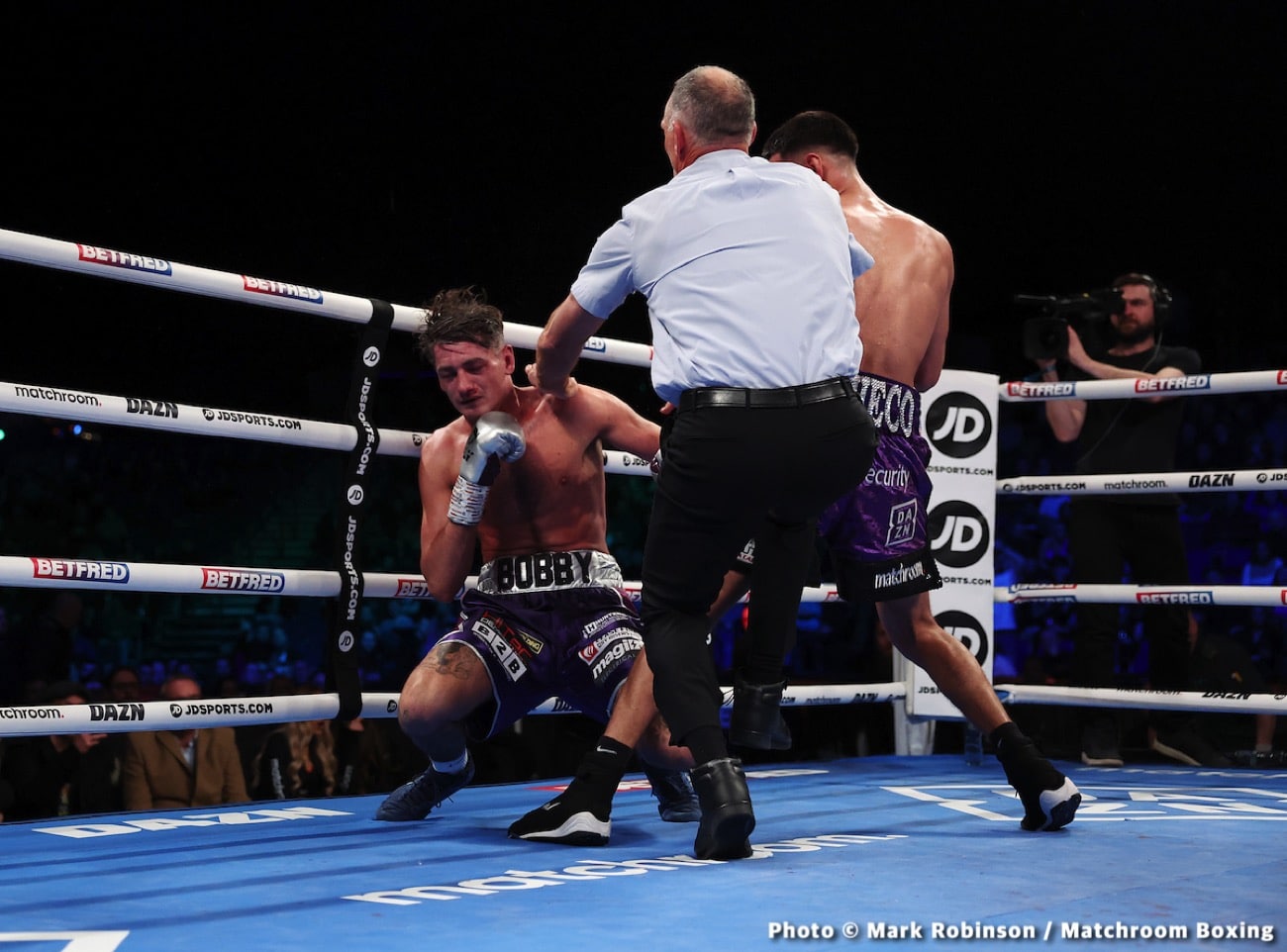 Diego Pacheco destroys Jack Cullen in 4th round KO - Boxing results