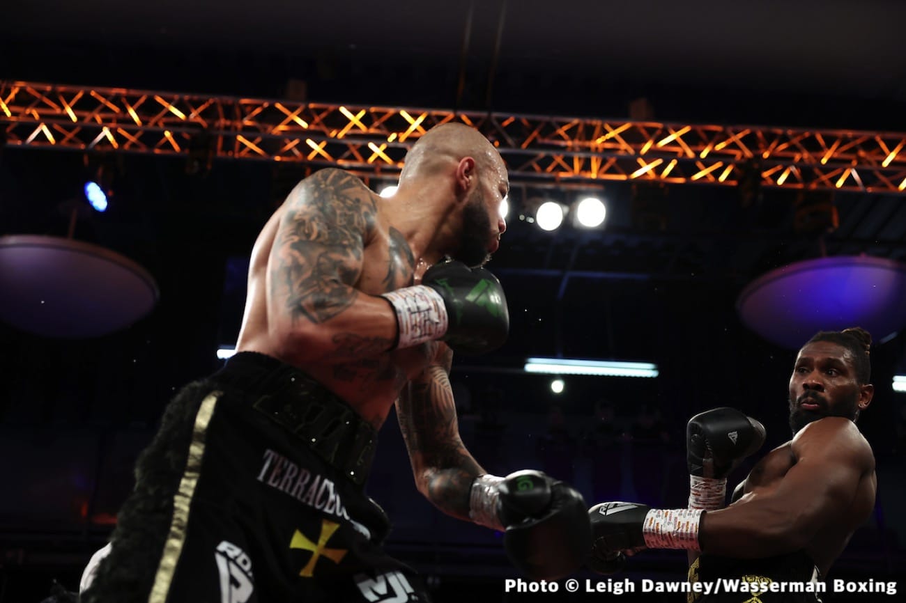 Results / Photos: Lyndon Arthur dominates Crighton