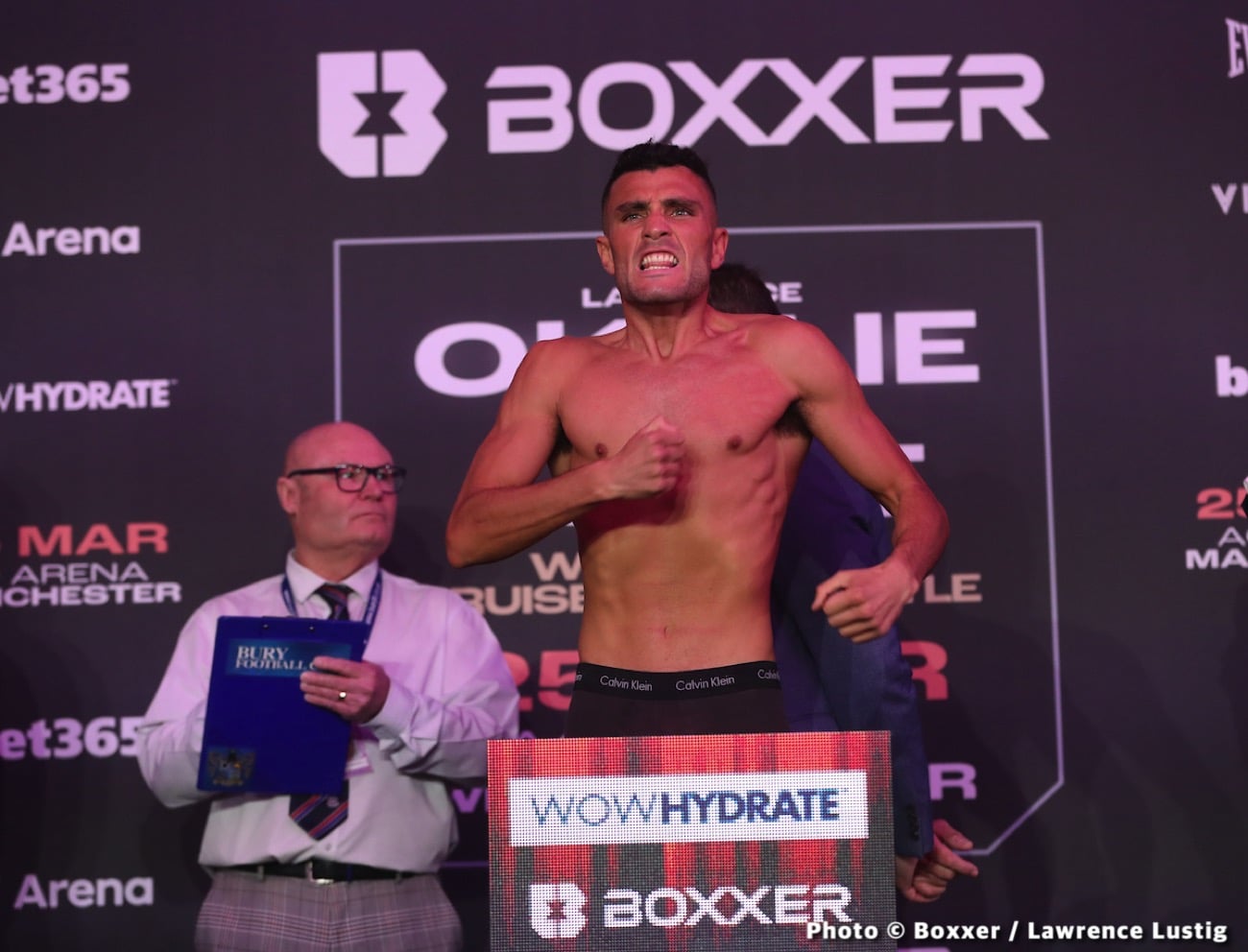 Lawrence Okolie 200 vs. David Light 198 1/4 - weigh-in results for Saturday in Manchester