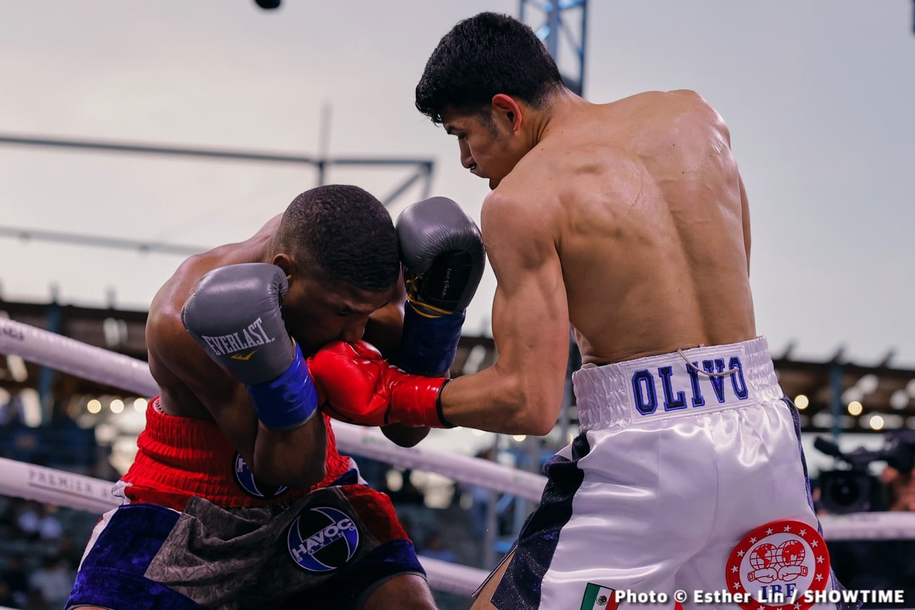 Brian Mendoza crushes Sebastian Fundora in 7th round KO - Boxing results
