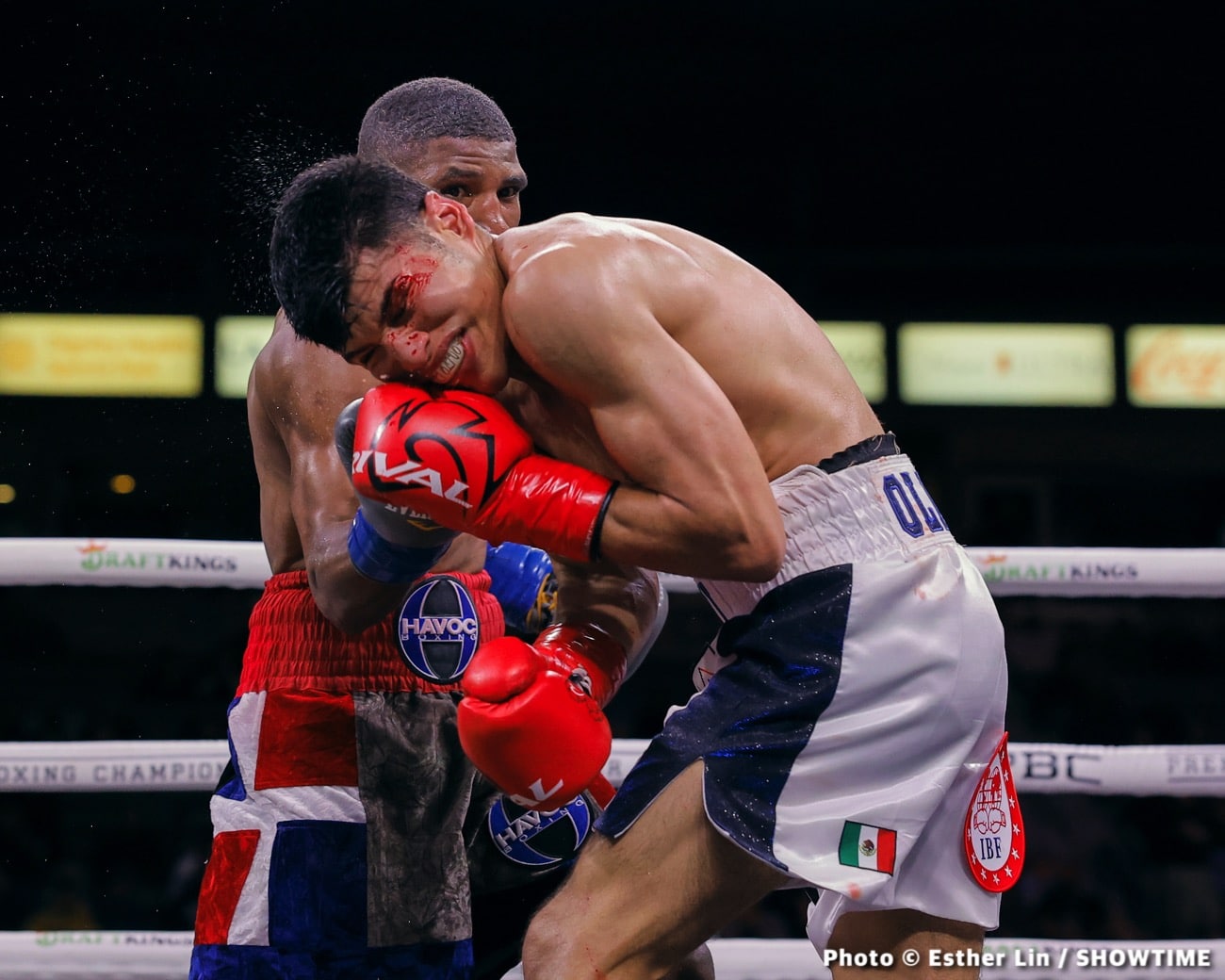 Brian Mendoza crushes Sebastian Fundora in 7th round KO - Boxing results