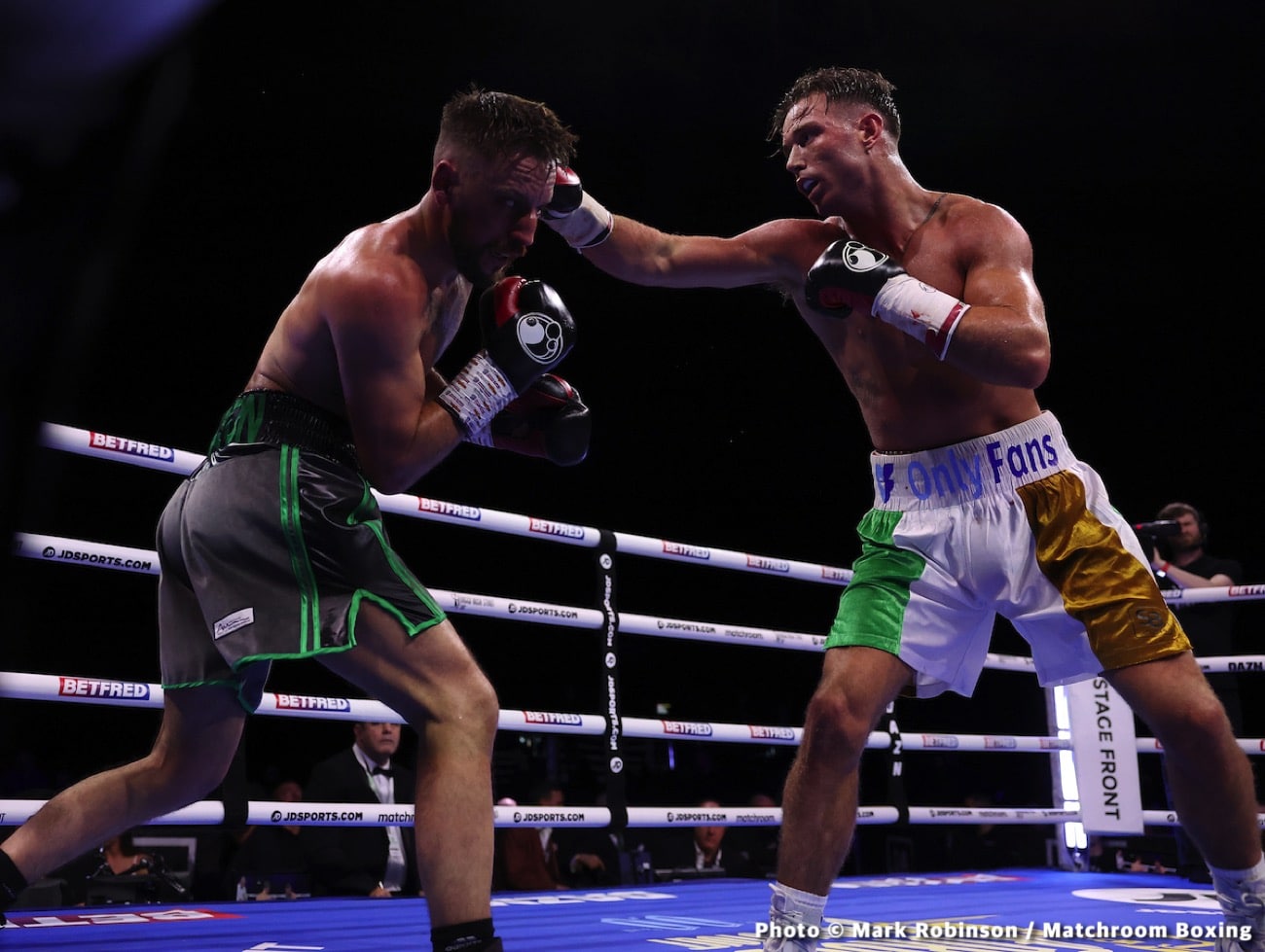 Chantelle Cameron edges Katie Taylor - Boxing results