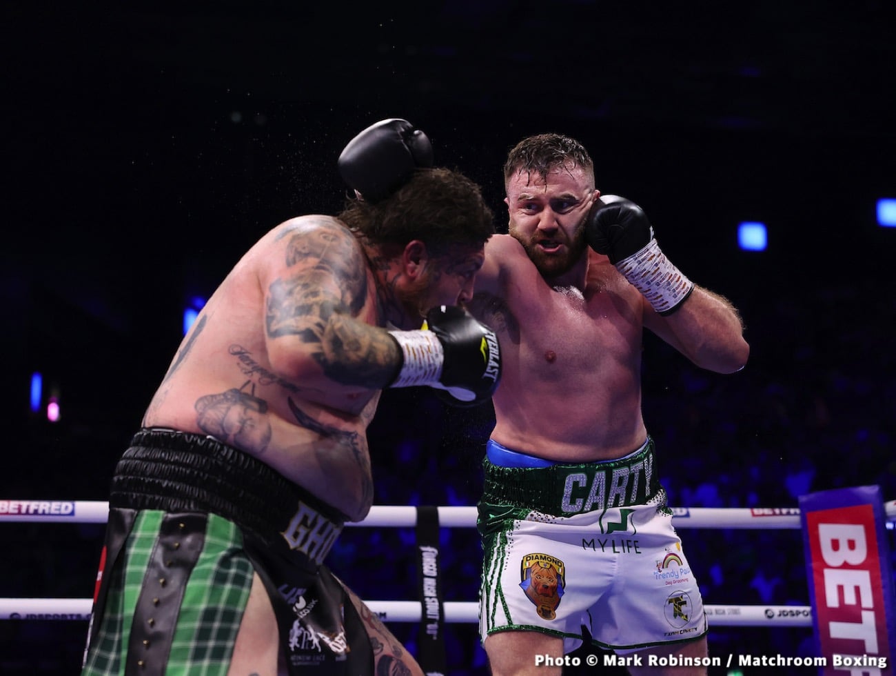 Chantelle Cameron edges Katie Taylor - Boxing results