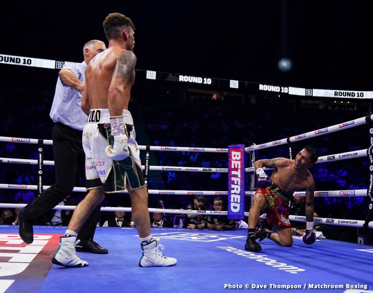 Boxing photo: Leigh Wood, Mauricio Lara image Leigh Wood defeats Mauricio Lara, recaptures WBA 126-lb title - Boxing results