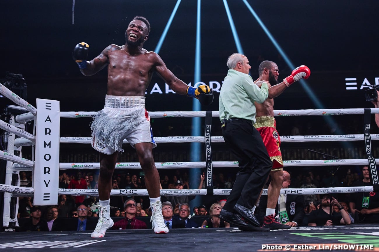 Boxing photo: Carlos Adames, Julian Williams image Adames vs. Williams SHO Card: Good Scraps Bad Stoppages - Boxing Results