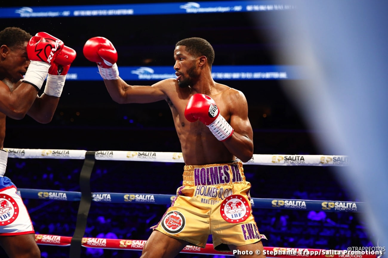 Boxing photo: Claressa Shields, Maricela Cornejo image Tonight: Shields vs. Cornejo - Live Results