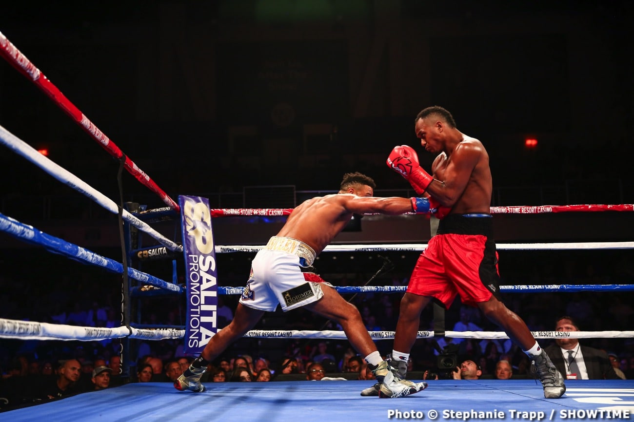 Boxing photo: Ali Izmailov, Charles Foster: image Ali Izmailov decisions Charles Foster - Boxing Results