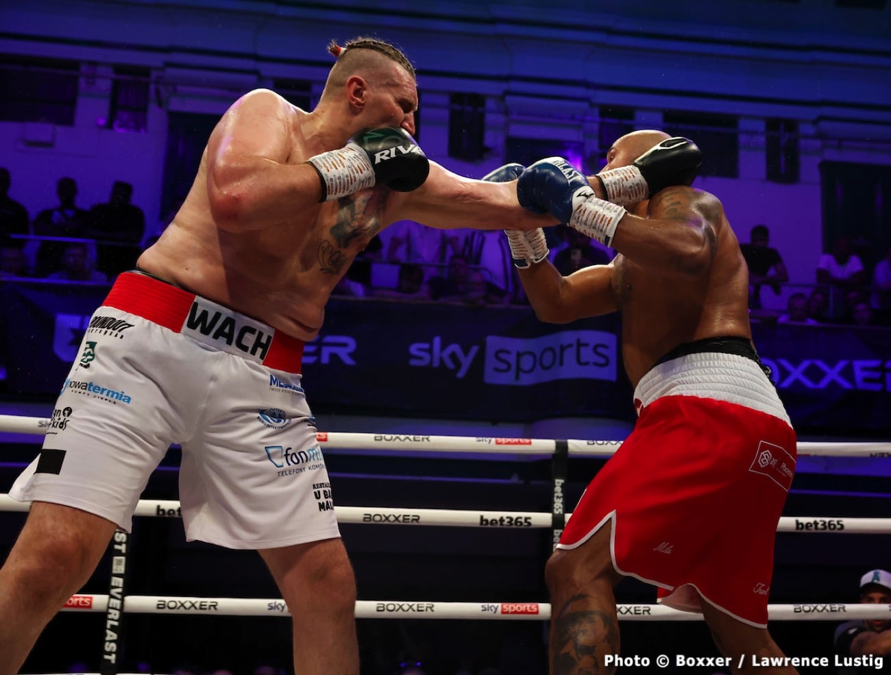 Boxing photo: Frazer Clarke, Mariusz Wach image Frazer Clarke defeats Mariusz Wach - Boxing Results